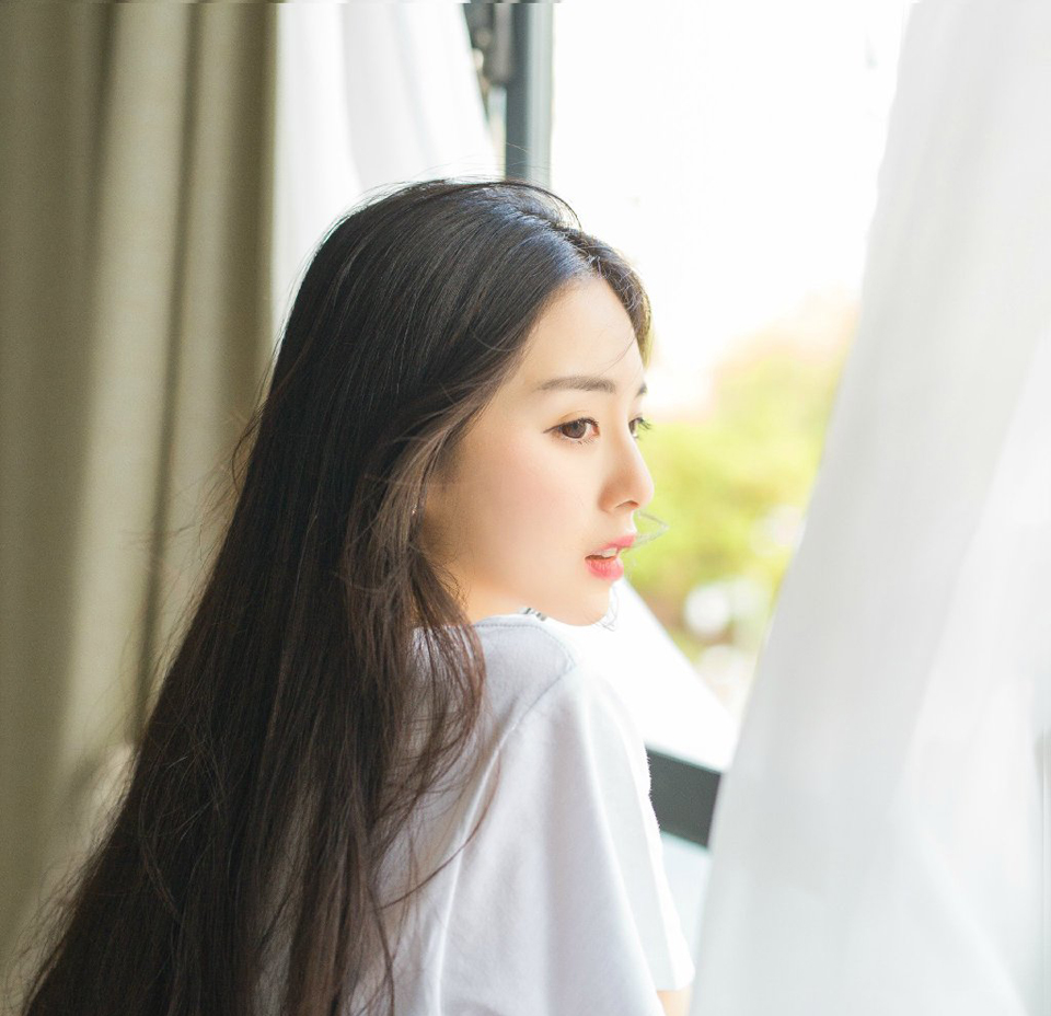 “子度来了？”刘璋苦涩一笑，目光突然一动，看向孟达道：“当初吕布在冀州推广均田，致使万民争相拥护，如今我于益州推广均田，虽恶世家，然惠及百姓，孟达速去张贴榜文，言国难当头，邀万民守城！”